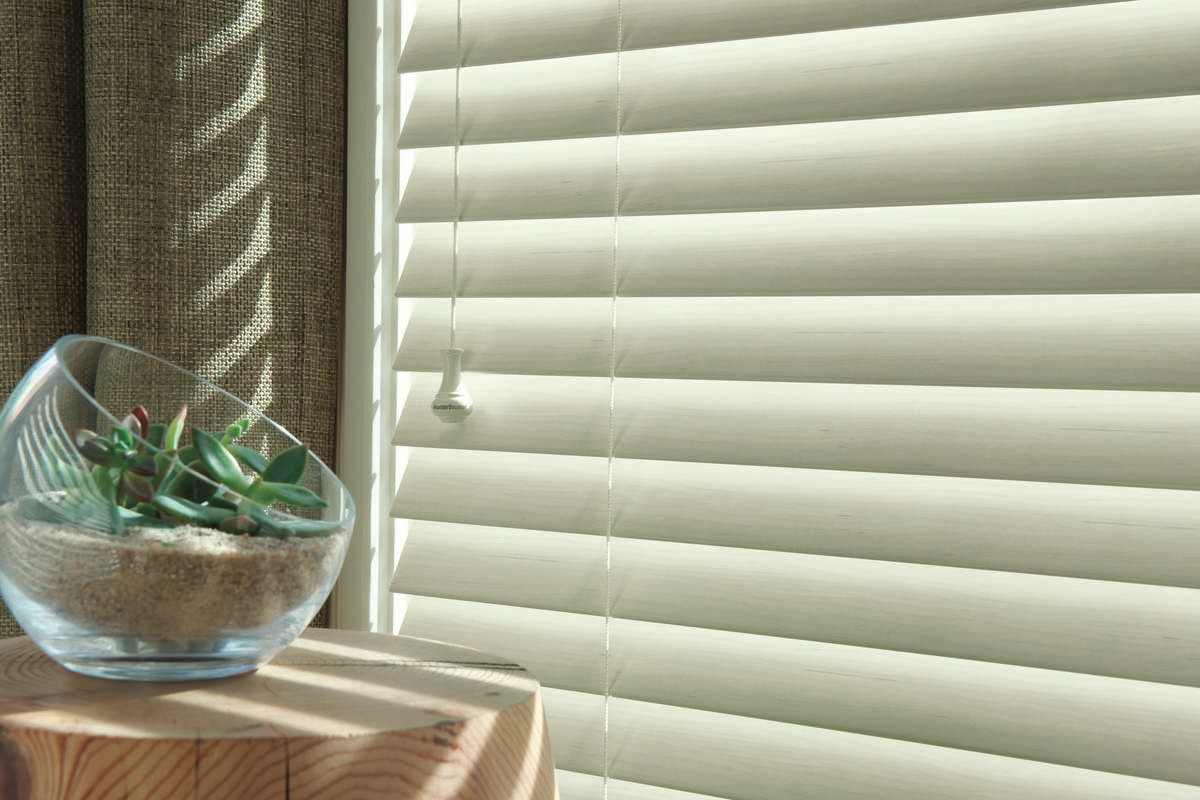 Why motorized blinds are perfect for homes near Hampton, Virginia (VA) including Hunter Douglas Everwood Blinds.